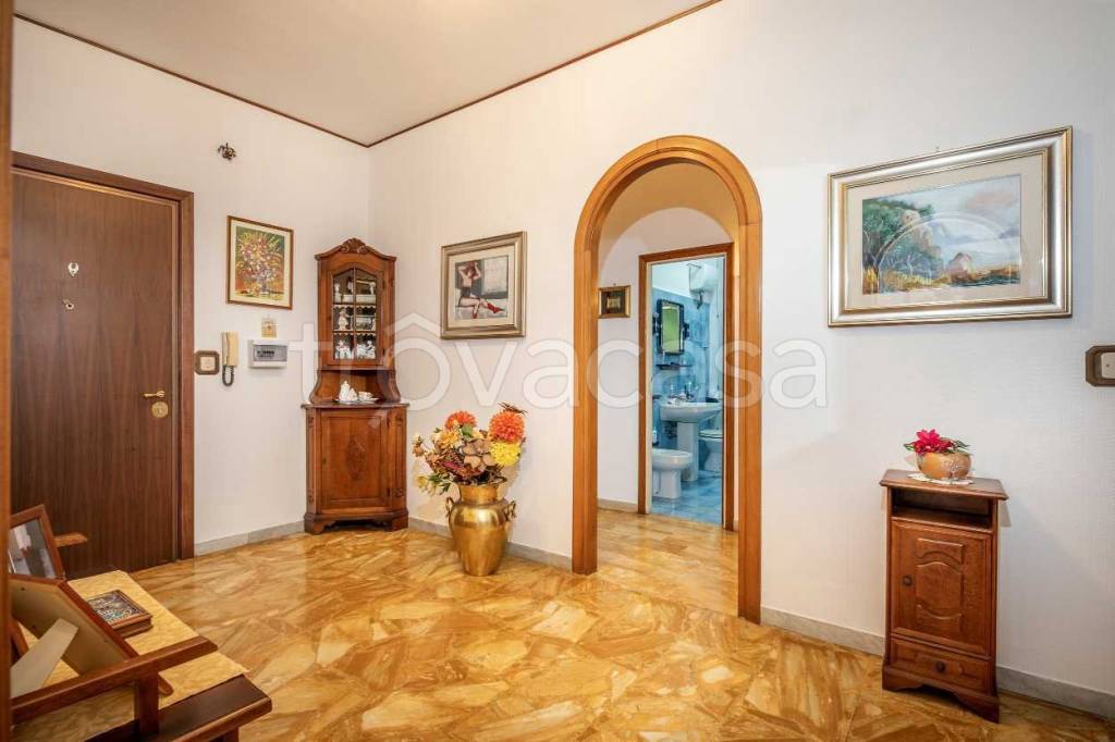 appartamento in vendita a Roma in zona Tomba di Nerone