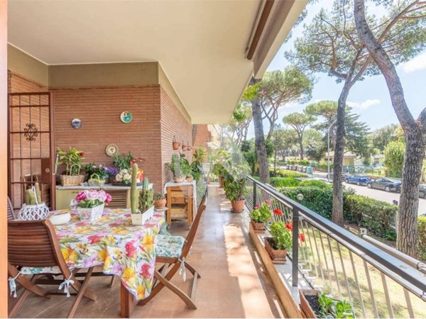 appartamento in vendita a Roma in zona Appio Claudio
