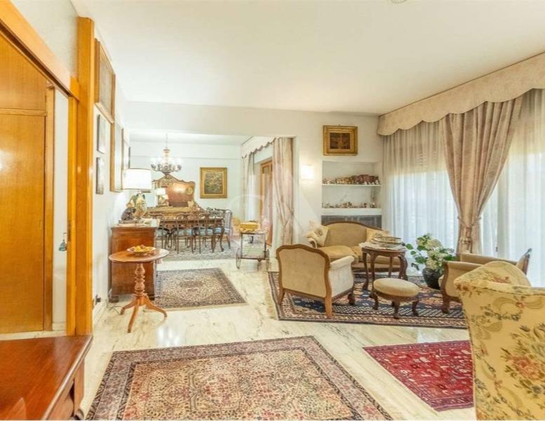 appartamento in vendita a Roma in zona Appio Claudio