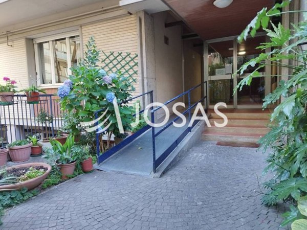 appartamento in vendita a Roma in zona Ostia