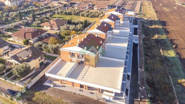 appartamento in vendita a Roma in zona Castelverde