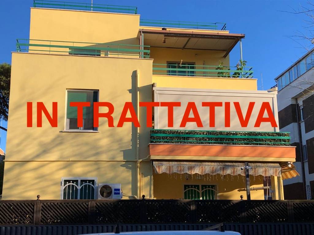appartamento in vendita a Roma in zona Ostia