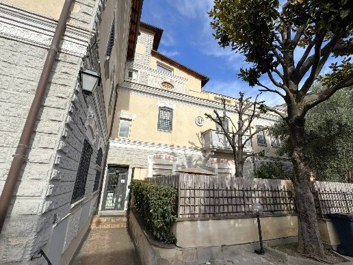 appartamento in vendita a Roma in zona Tuscolano