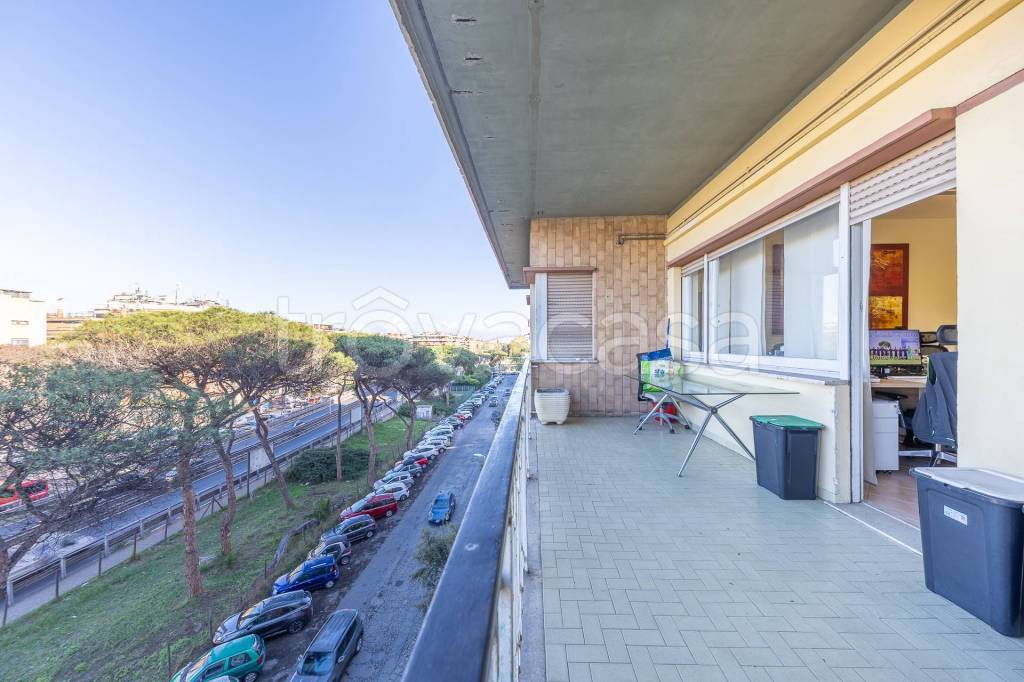 appartamento in vendita a Roma in zona Ostia