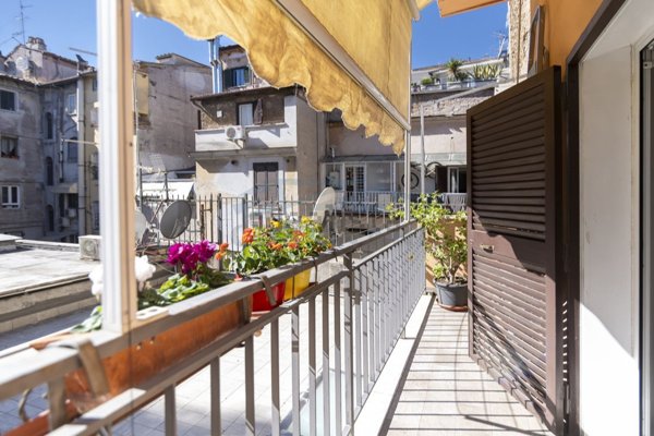 appartamento in vendita a Roma in zona Trastevere