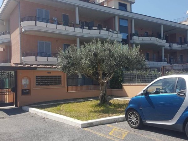 appartamento in vendita a Roma in zona Finocchio