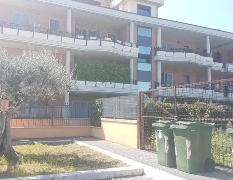 appartamento in vendita a Roma in zona Finocchio
