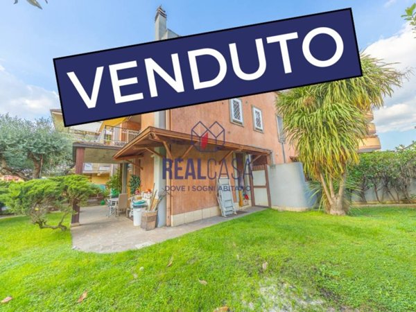 casa indipendente in vendita a Roma in zona Romanina