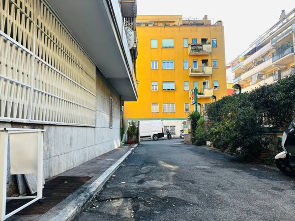 negozio in vendita a Roma in zona Aurelio