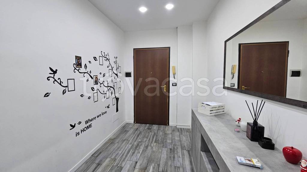 appartamento in vendita a Roma in zona Ostia Antica