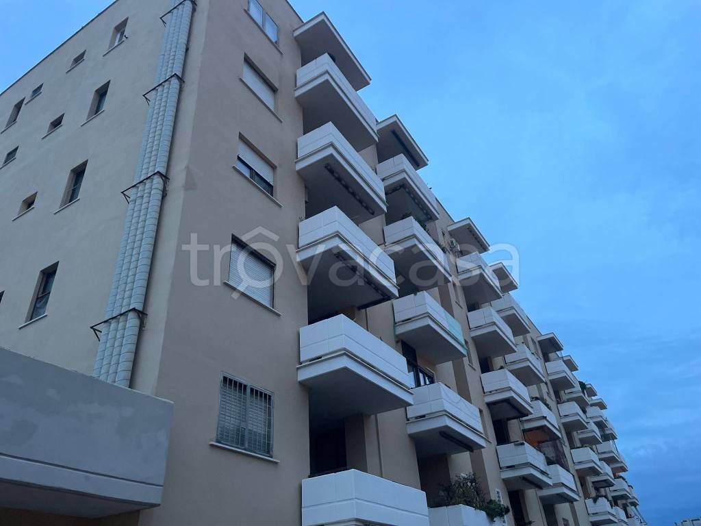 appartamento in vendita a Roma in zona Ostia