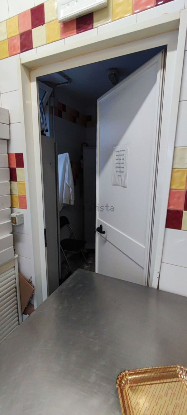 negozio in vendita a Roma in zona Appio Claudio