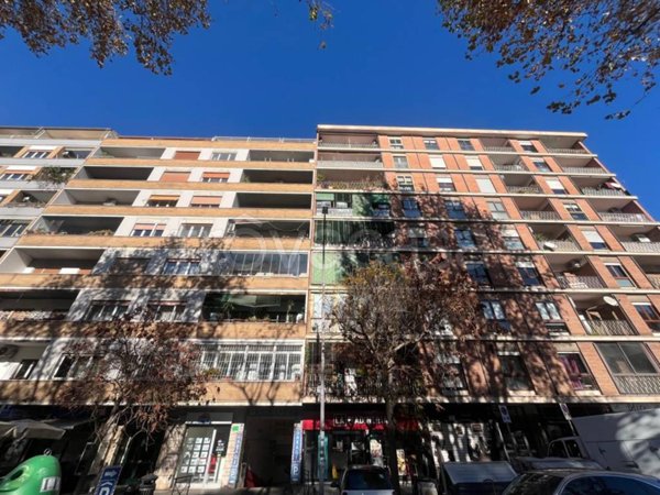 appartamento in vendita a Roma in zona Ostiense
