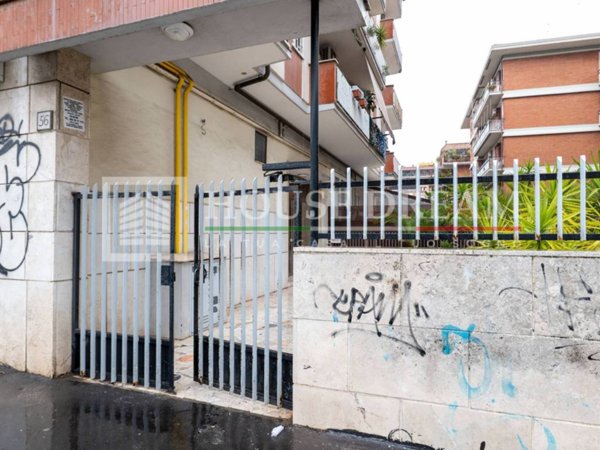 appartamento in vendita a Roma in zona Appio Claudio
