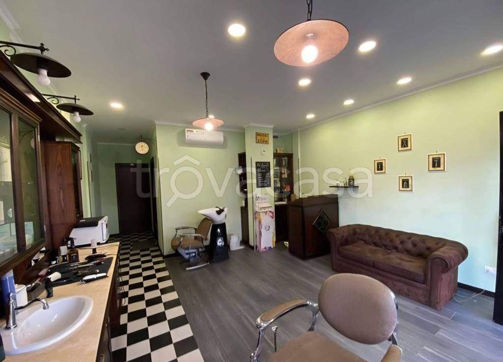 negozio in vendita a Roma in zona Acilia