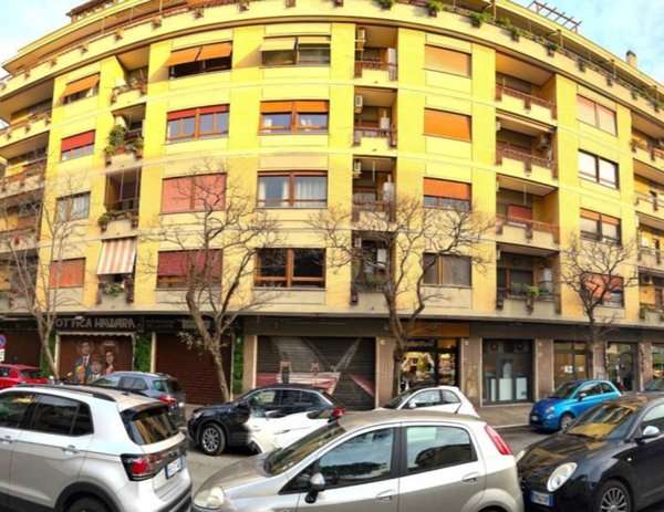 locale commerciale in vendita a Roma in zona Ostia