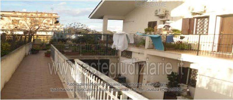 casa indipendente in vendita a Roma in zona Finocchio