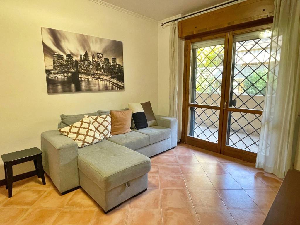 appartamento in vendita a Roma in zona EUR