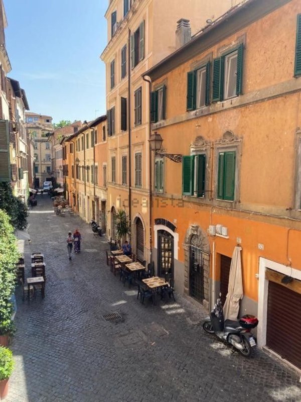appartamento in vendita a Roma in zona Trastevere