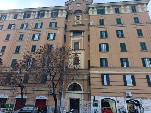 appartamento in vendita a Roma in zona Ostiense