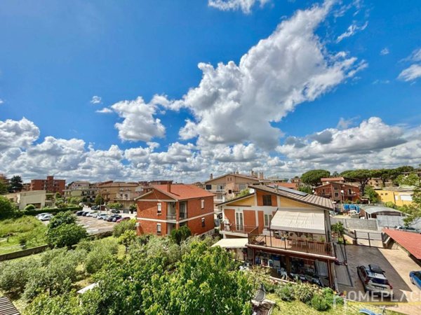 appartamento in vendita a Roma in zona Finocchio
