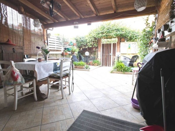 casa indipendente in vendita a Roma in zona Settecamini