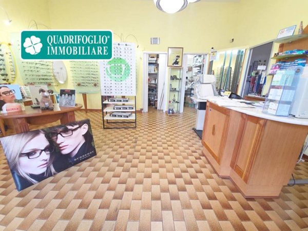 negozio in vendita a Roma in zona Ostia