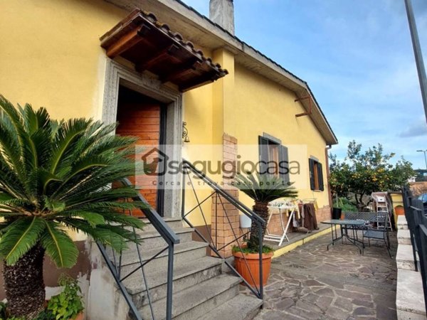 appartamento in vendita a Roma in zona Tor di Quinto