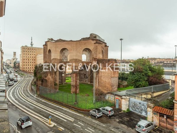 intera palazzina in vendita a Roma in zona Esquilino