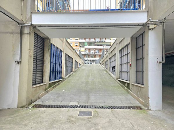 ufficio in vendita a Roma in zona Lunghezza
