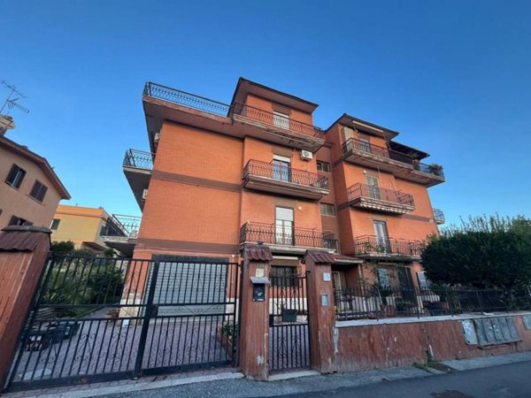 appartamento in vendita a Roma in zona Acilia