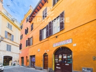 appartamento in vendita a Roma in zona Rione Regola