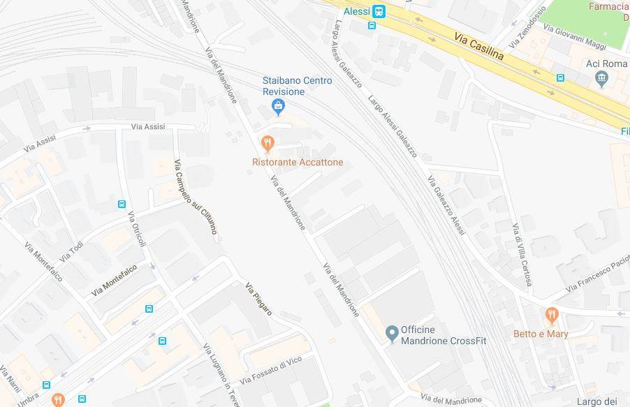 negozio in vendita a Roma in zona Tuscolano