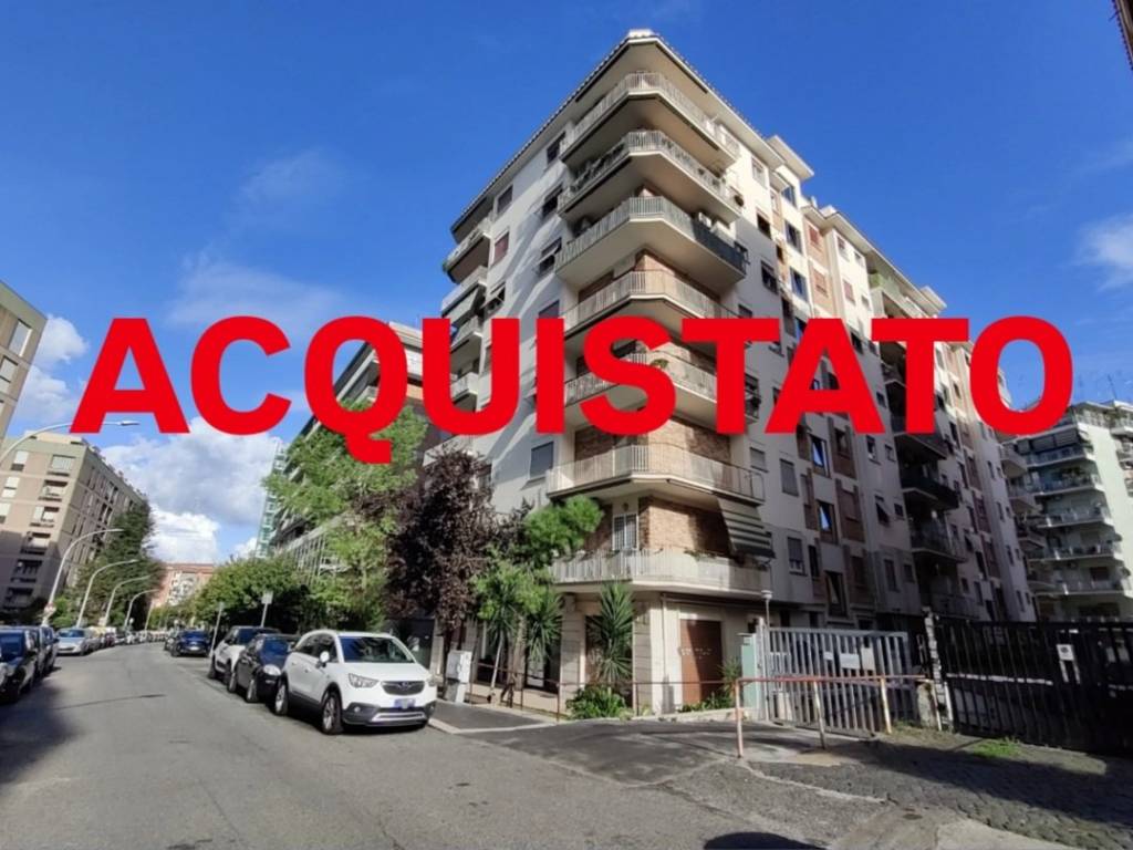 appartamento in vendita a Roma in zona Cinecittà