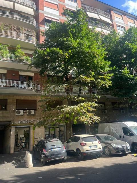 appartamento in vendita a Roma in zona Appio Latino
