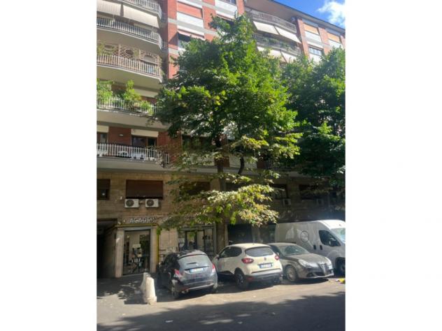 appartamento in vendita a Roma in zona Appio Latino