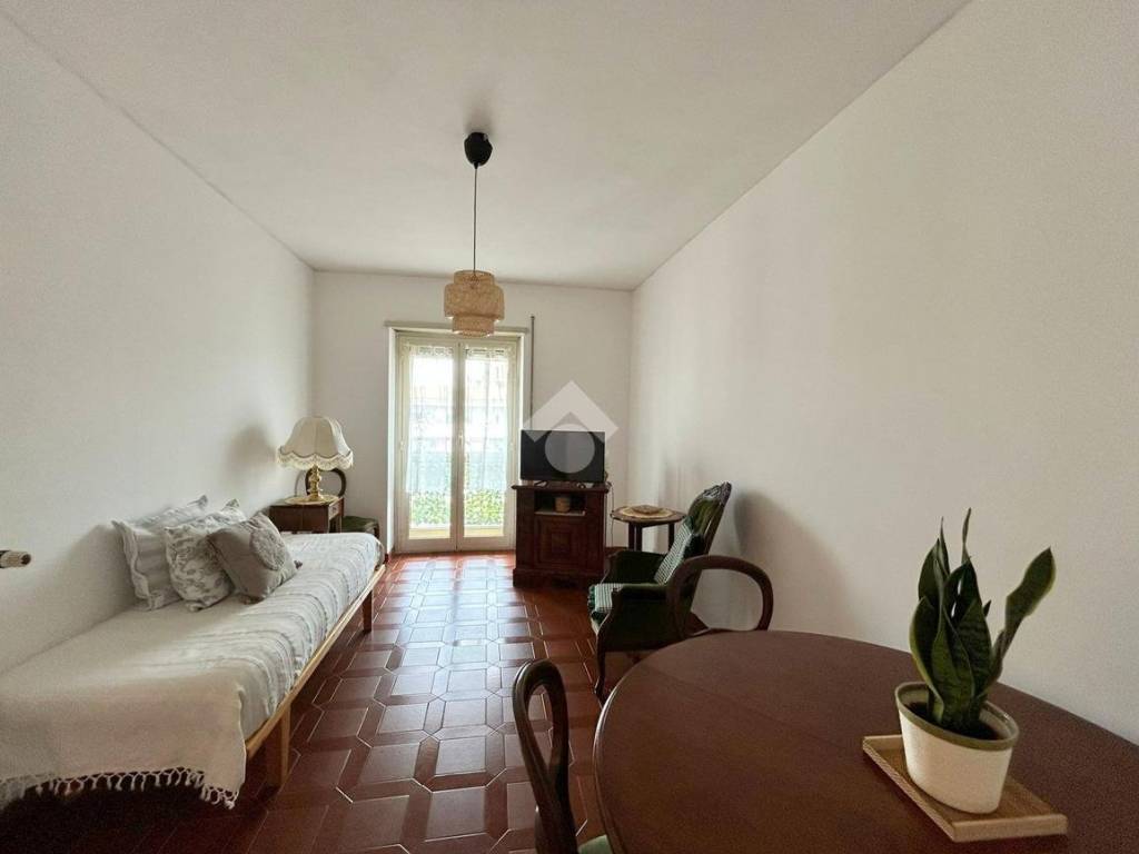 appartamento in vendita a Roma in zona Appio Claudio