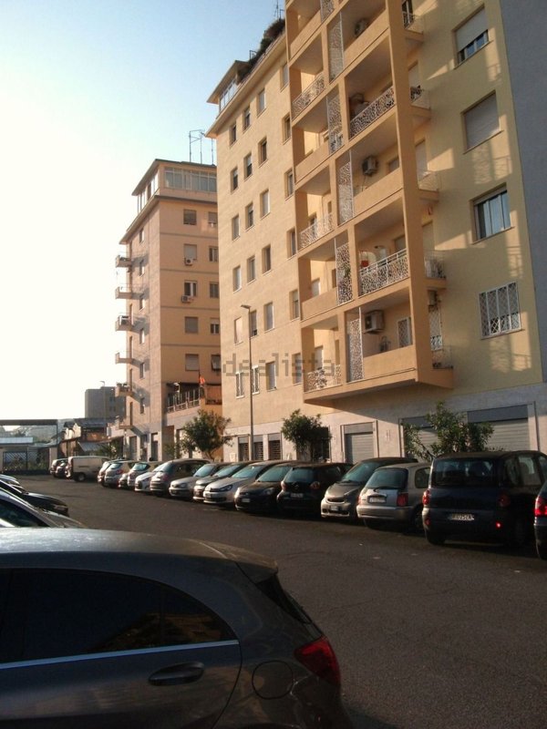 locale commerciale in vendita a Roma in zona Tiburtino