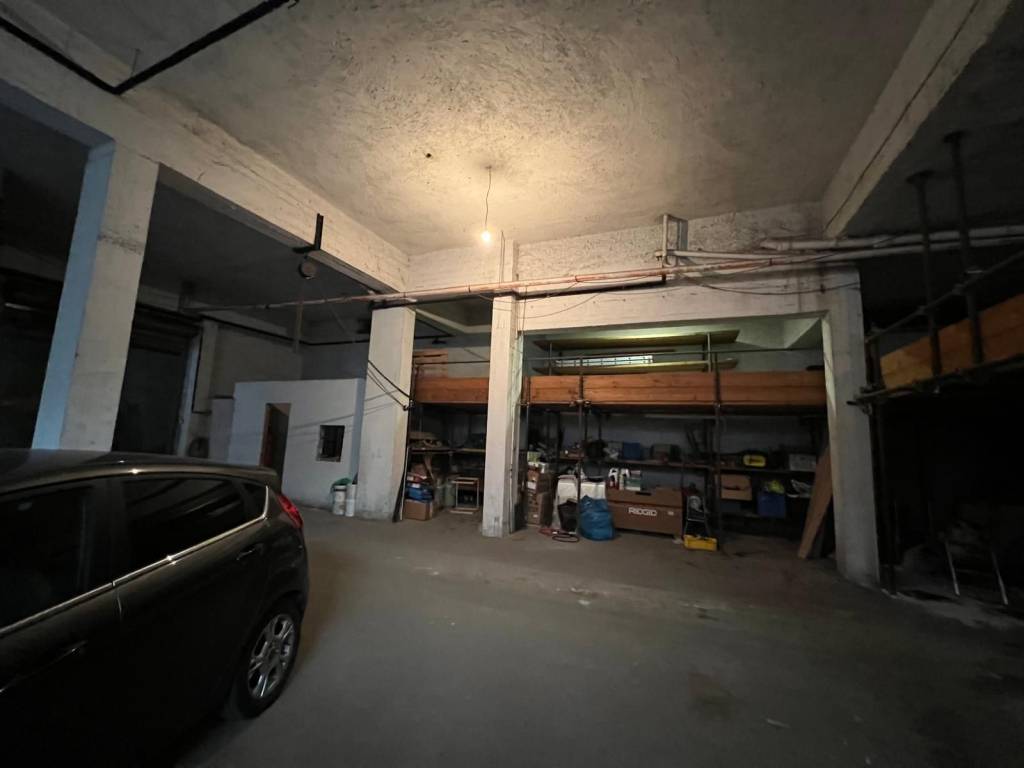 negozio in vendita a Roma in zona Romanina