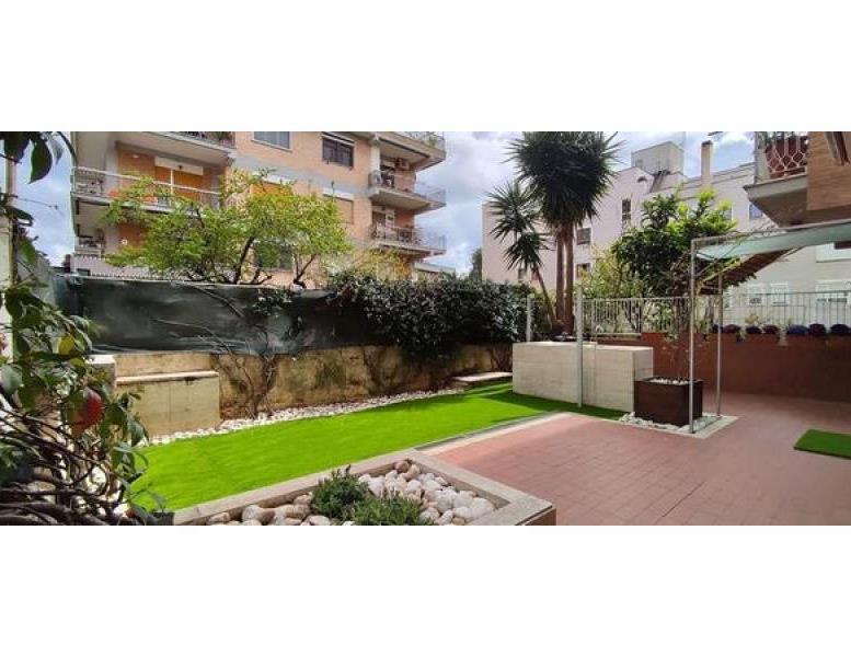 appartamento in vendita a Roma in zona Corviale