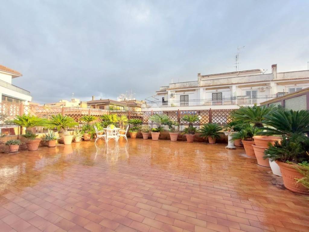 appartamento in vendita a Roma in zona Appio Claudio