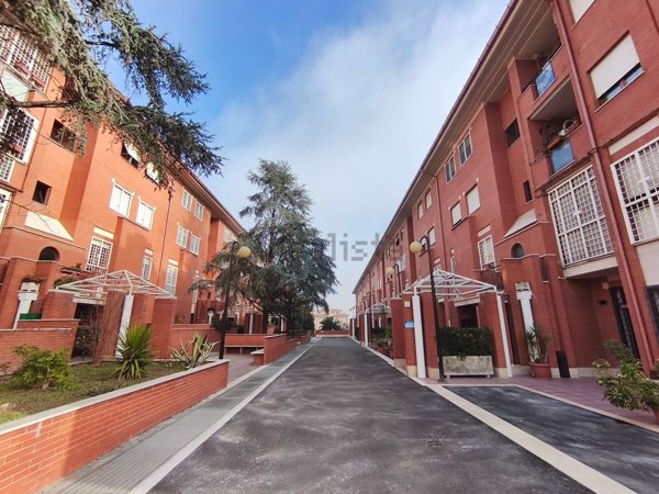 appartamento in vendita a Roma in zona Appio Claudio