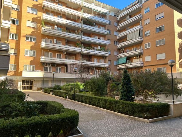 appartamento in vendita a Roma in zona Monte Sacro/Talenti