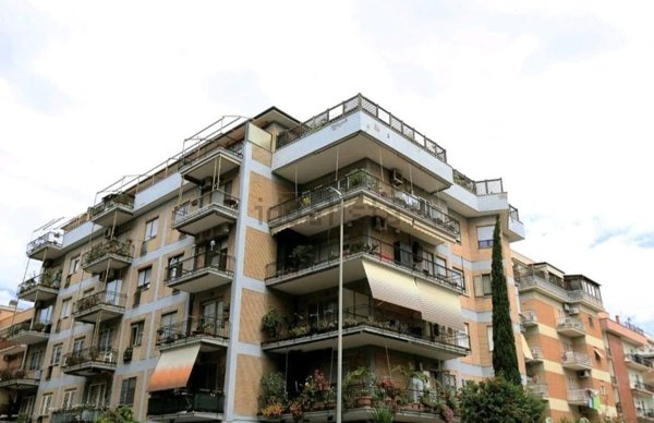 appartamento in vendita a Roma in zona Ostia