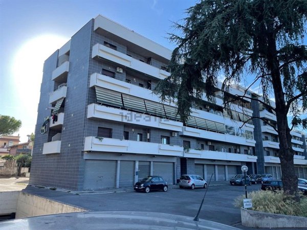 appartamento in vendita a Roma in zona Romanina