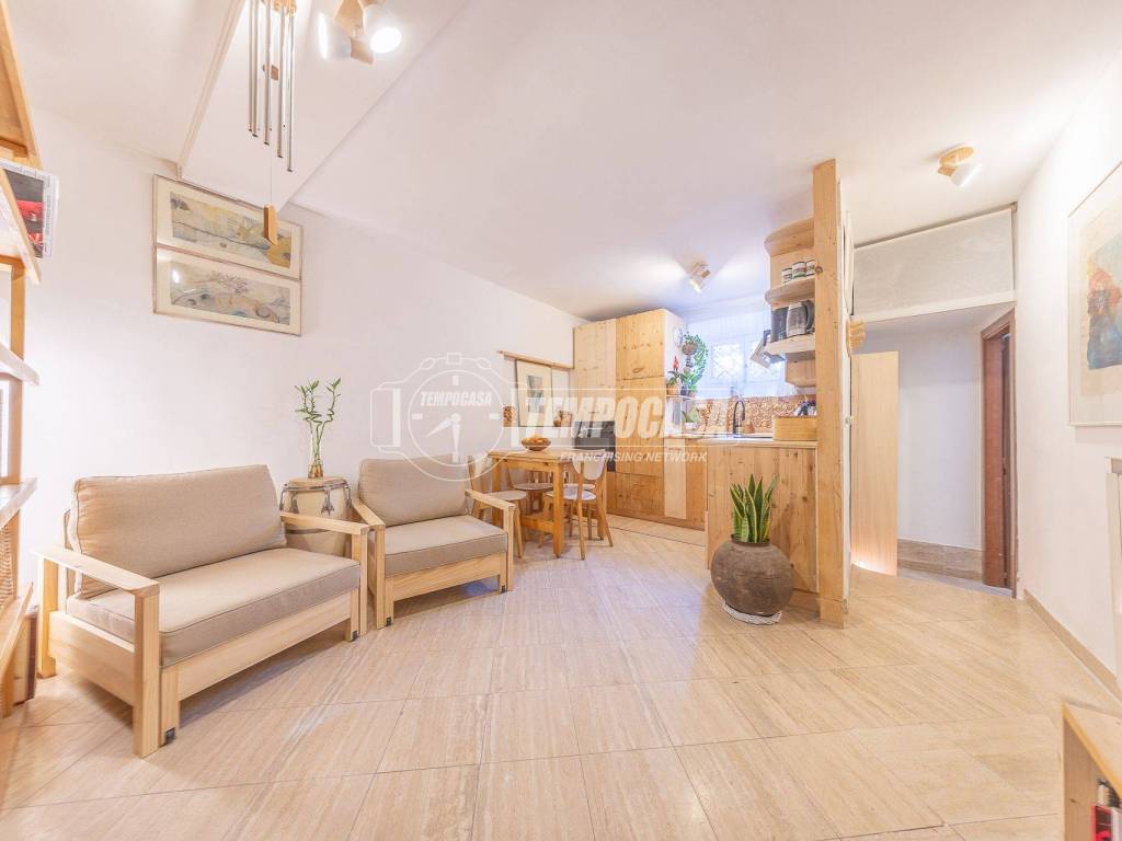 appartamento in vendita a Roma in zona Tuscolano