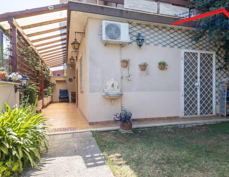 casa indipendente in vendita a Roma in zona Casal Morena