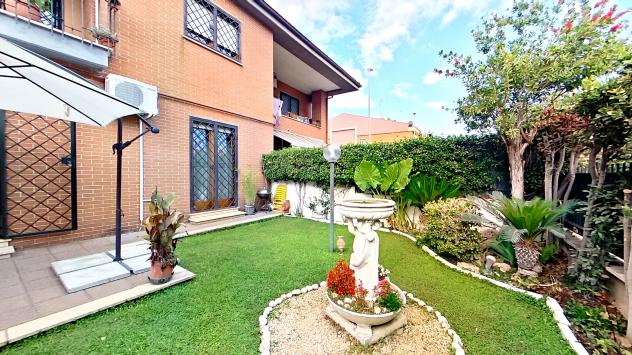 casa indipendente in vendita a Roma in zona Acilia