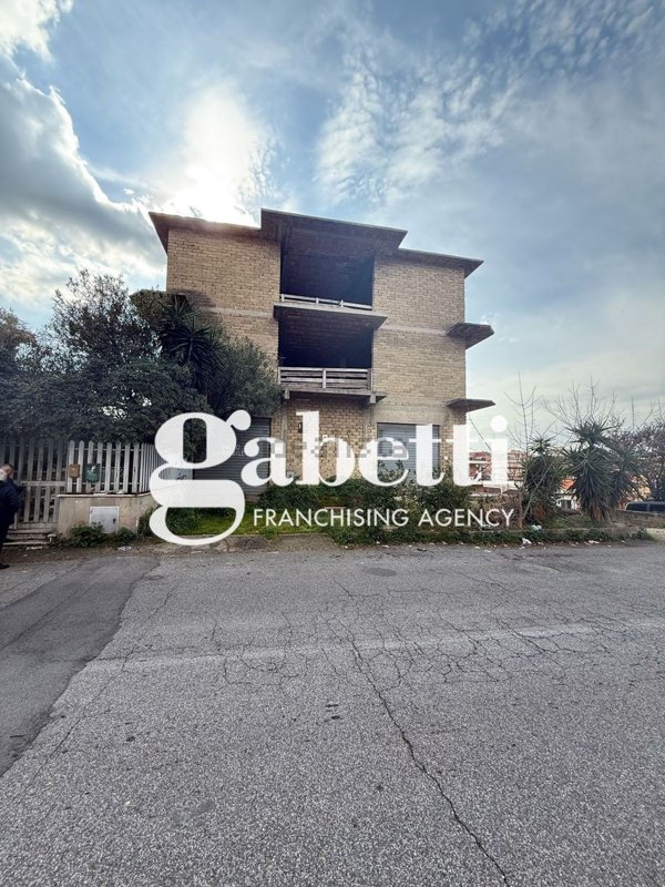 appartamento in vendita a Roma in zona Finocchio