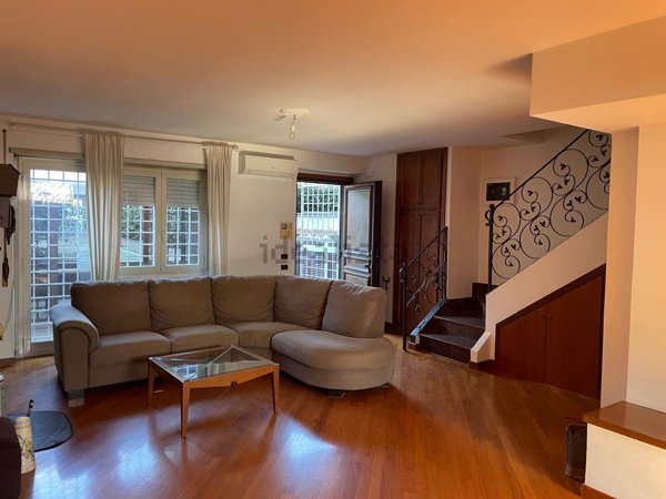 appartamento in vendita a Roma in zona Mostacciano